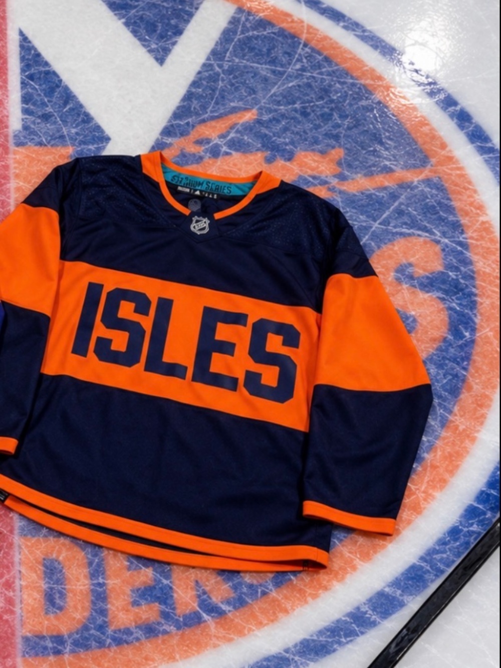 Limited edition NYI Stadium Series size 60